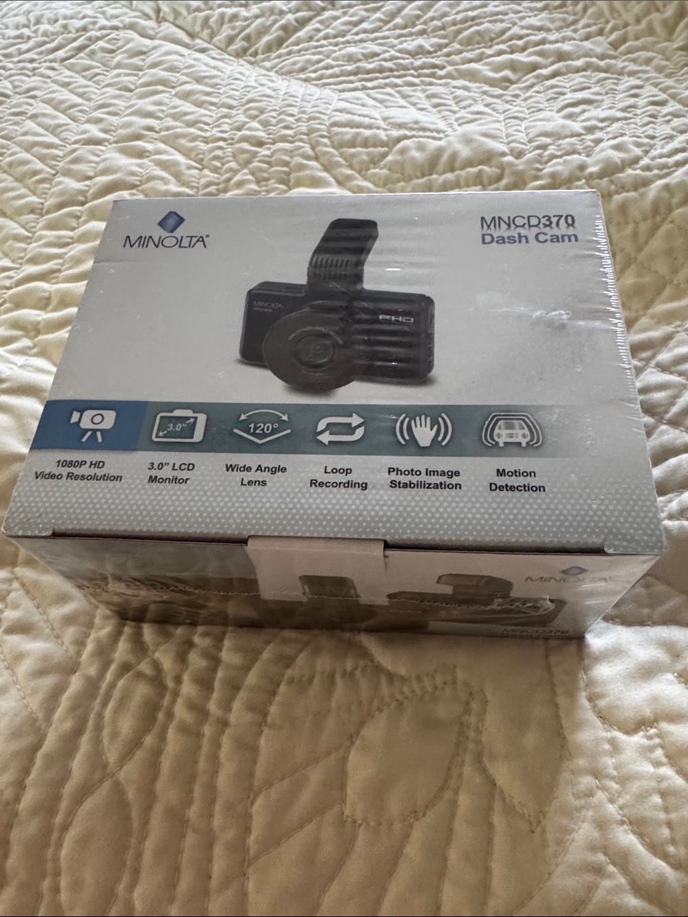Minolta MNCD370 Dash Cam - Black and White